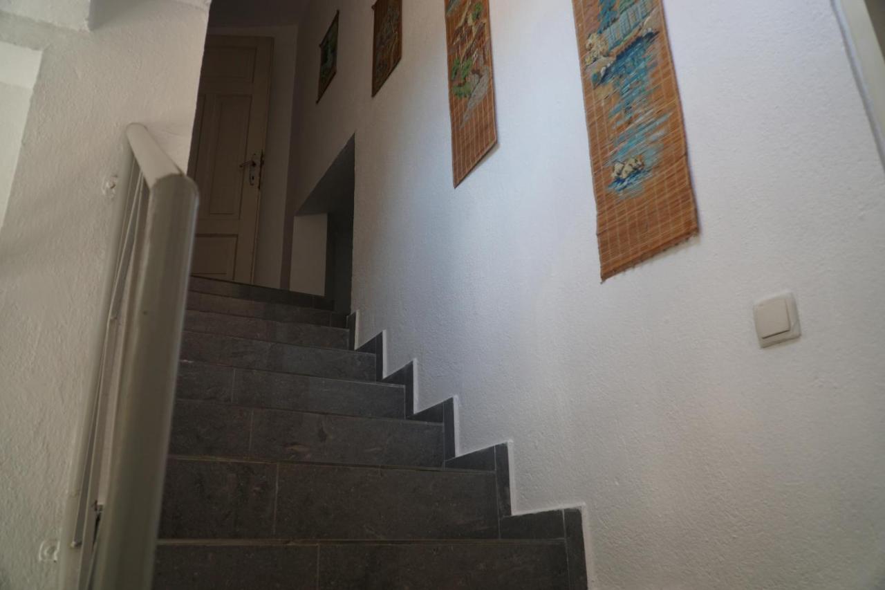 Albaniantrip Rooms And Apartments ติรานา ภายนอก รูปภาพ